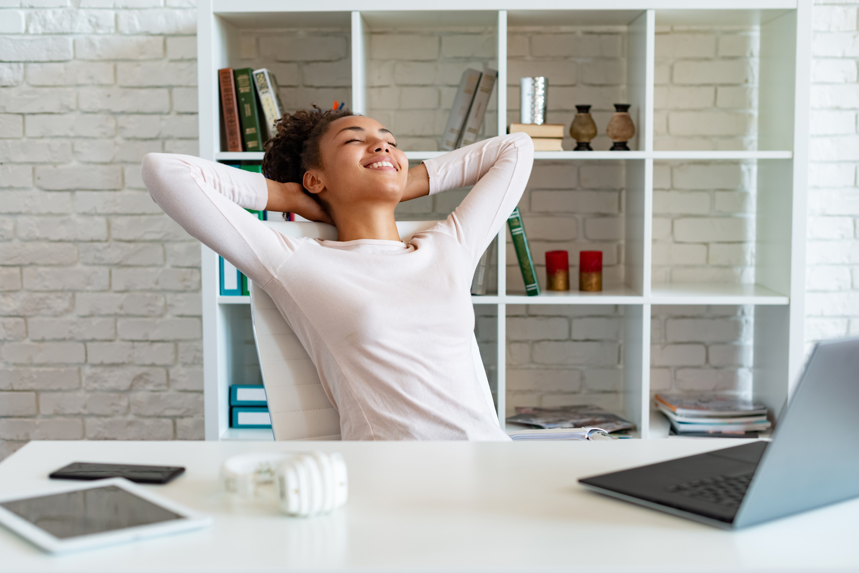 Read more about the article Neurofeedback for Adults: Managing Stress and Enhancing Mood